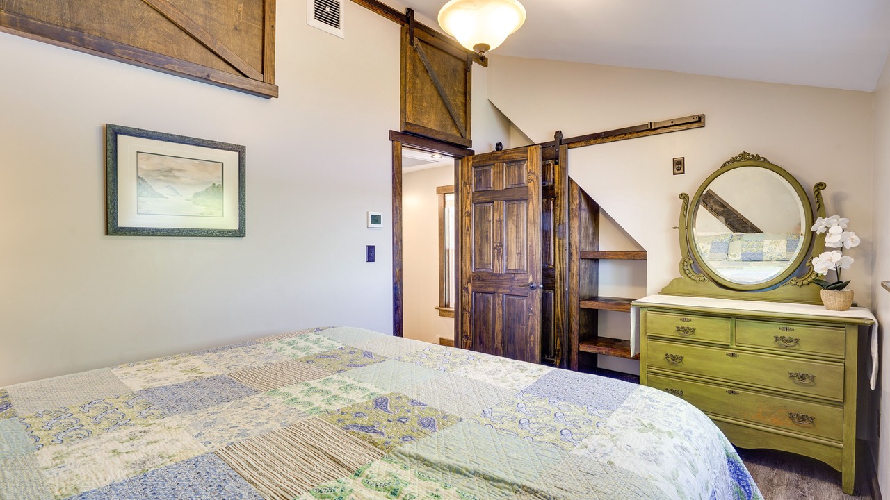 Photo of Bedroom in Tully