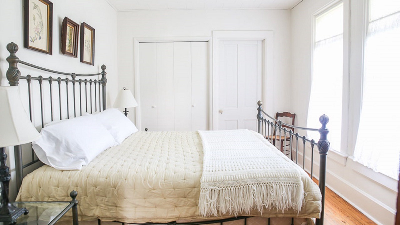 Photo of Bedroom in Lone Rock