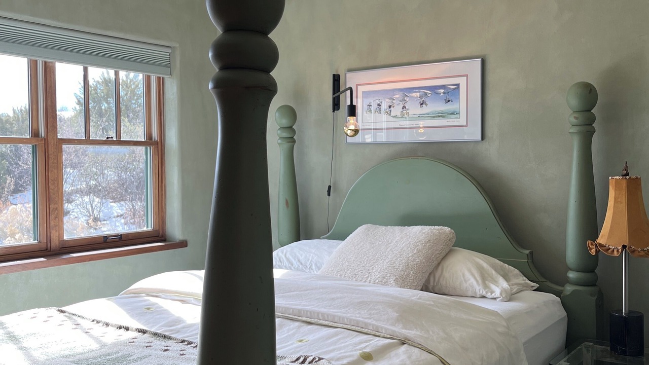 Photo of Bedroom in Tesuque