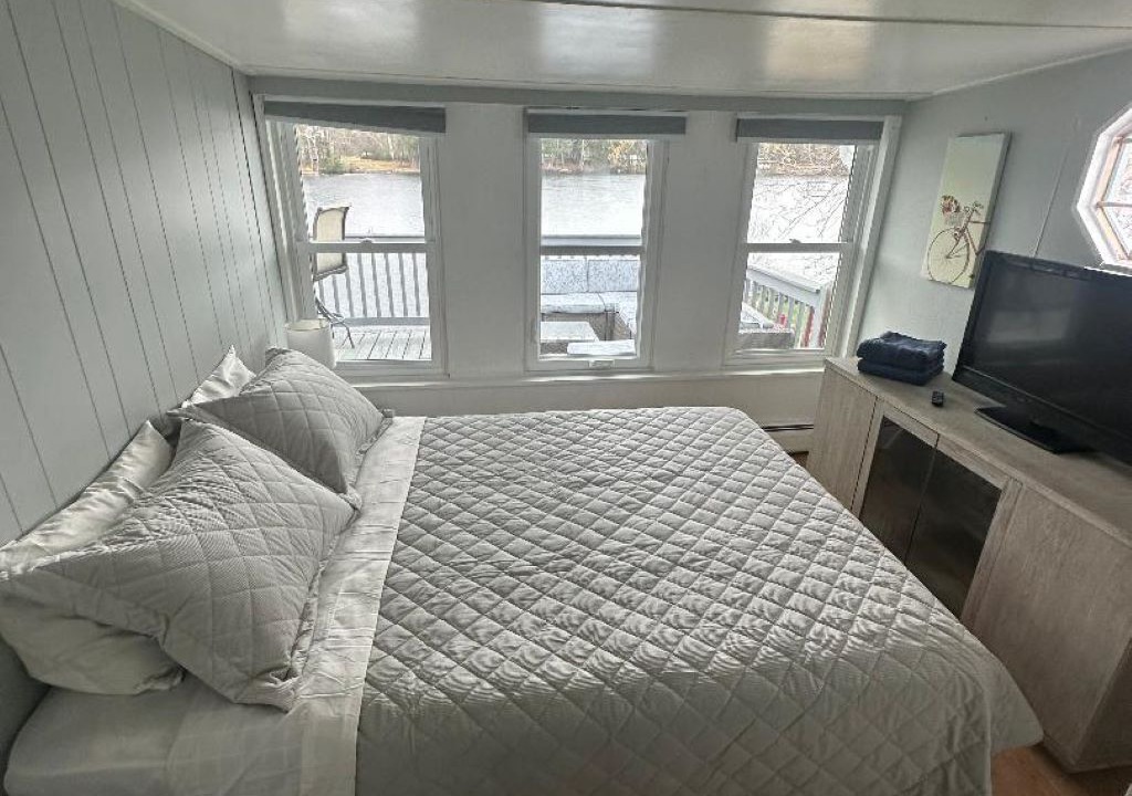 Photo of Bedroom in Barrington