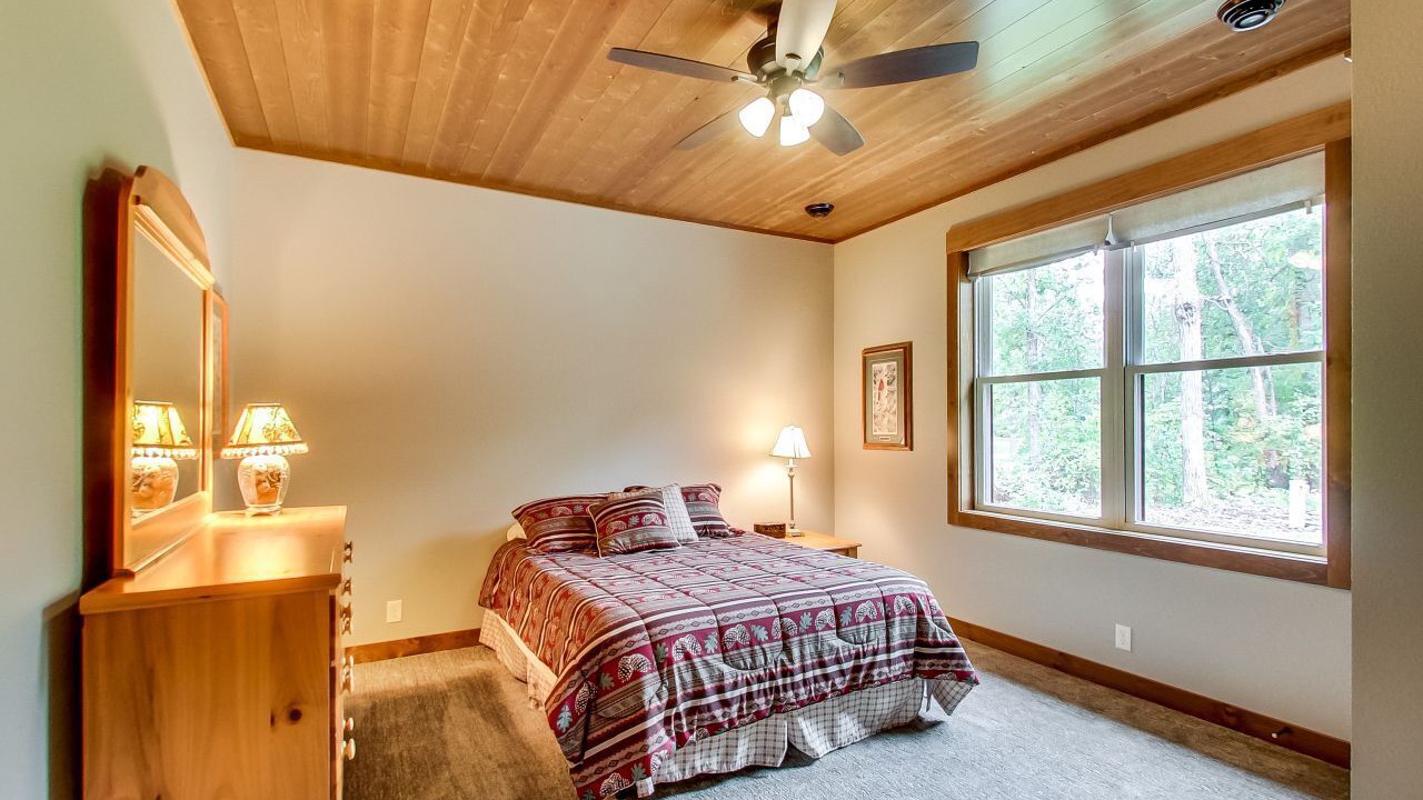 Photo of Bedroom in Crosslake