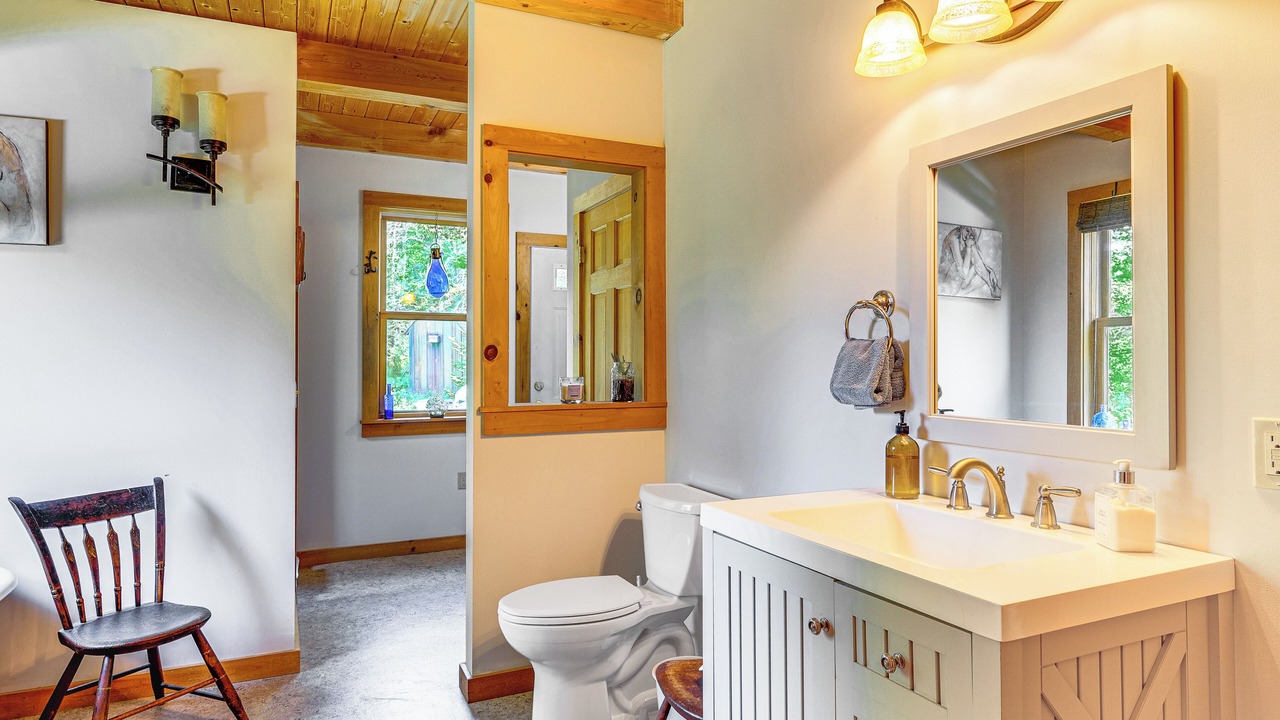 Photo of Bathroom in Stannard