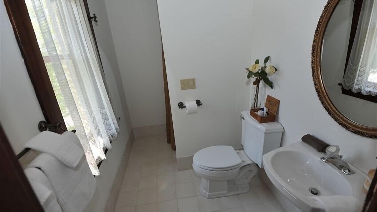 Photo of Bathroom in Alma