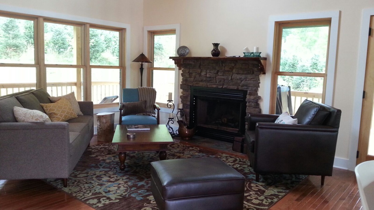 Photo of Livingroom in Lansing