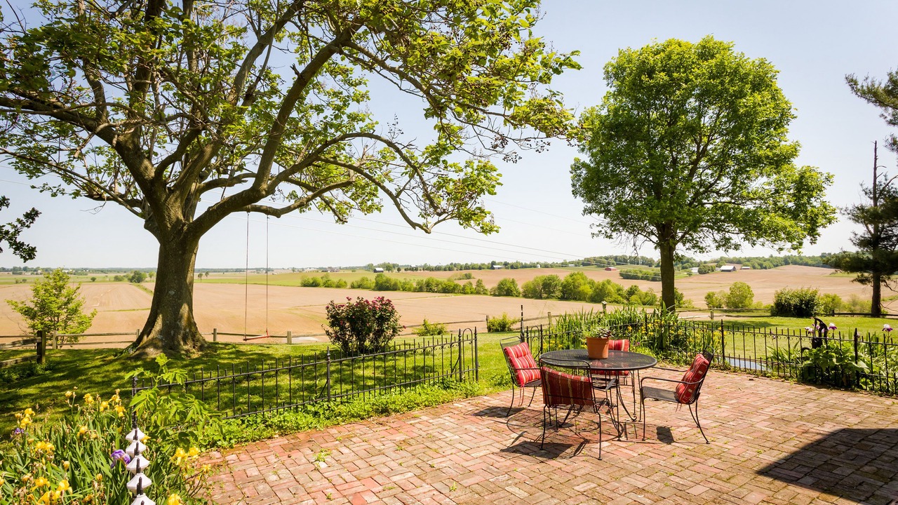Photo of Outdoor in Maple Mount