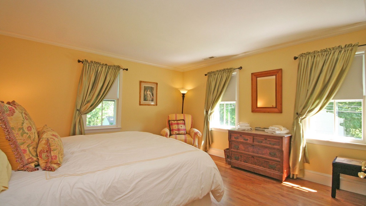 Photo of Bedroom in Redding Ridge