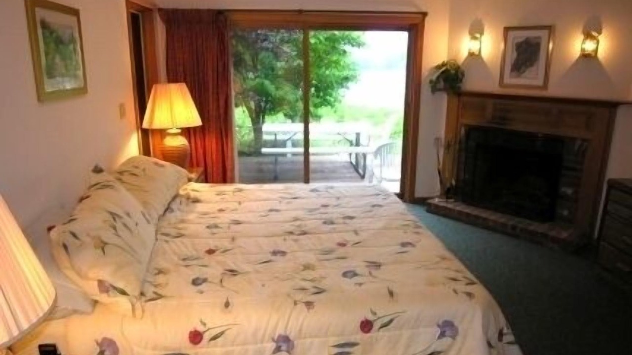 Photo of Bedroom in Alton Bay