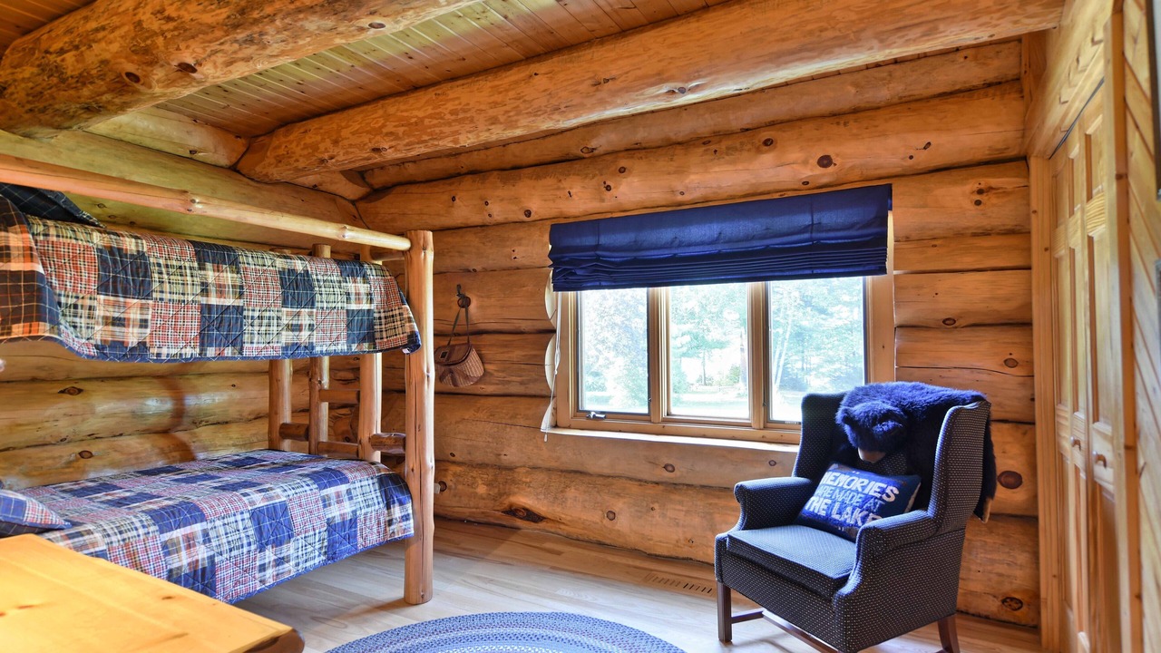 Photo of Bedroom in Clam Lake