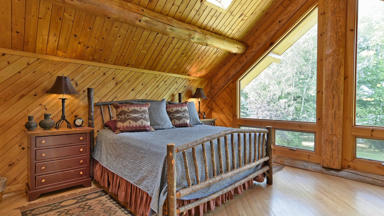 Photo of Bedroom in Clam Lake