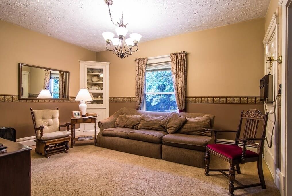 Photo of Livingroom in Tallmadge