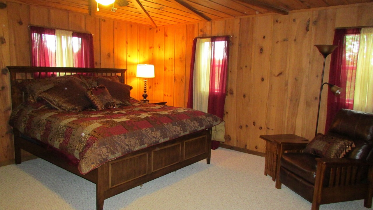Photo of Bedroom in Rusk County