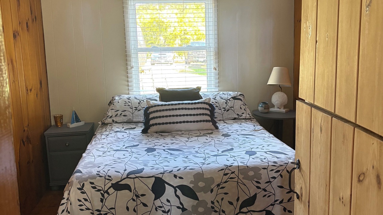 Photo of Bedroom in Malletts Bay