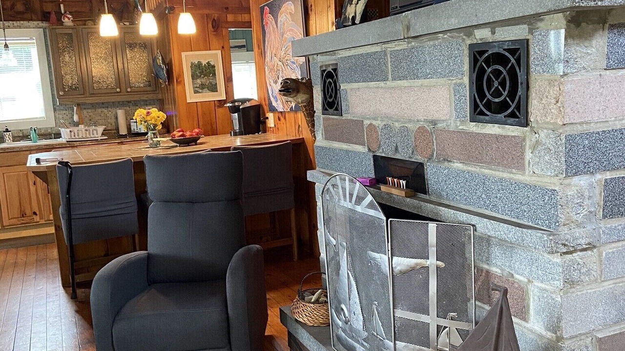 Photo of Livingroom in Malletts Bay