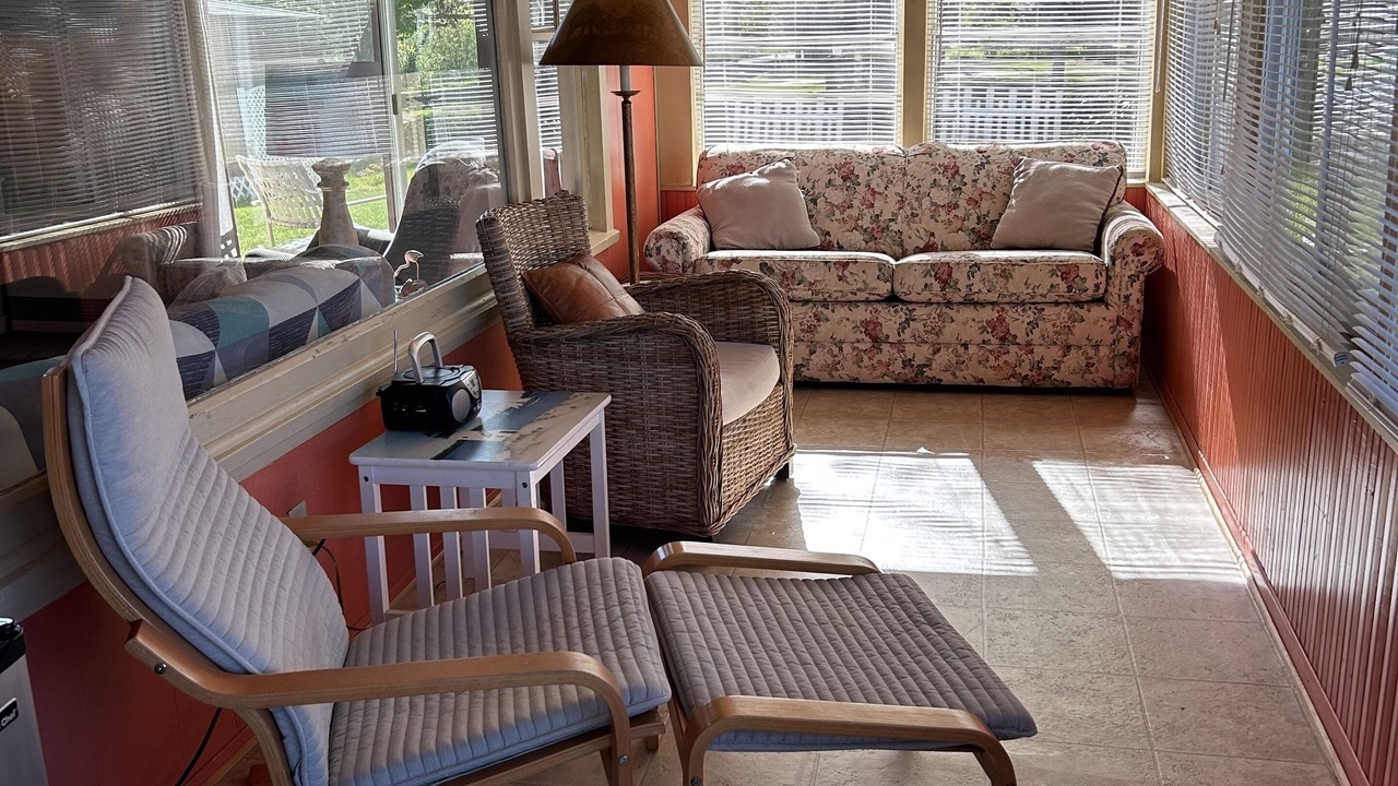 Photo of Livingroom in Malletts Bay