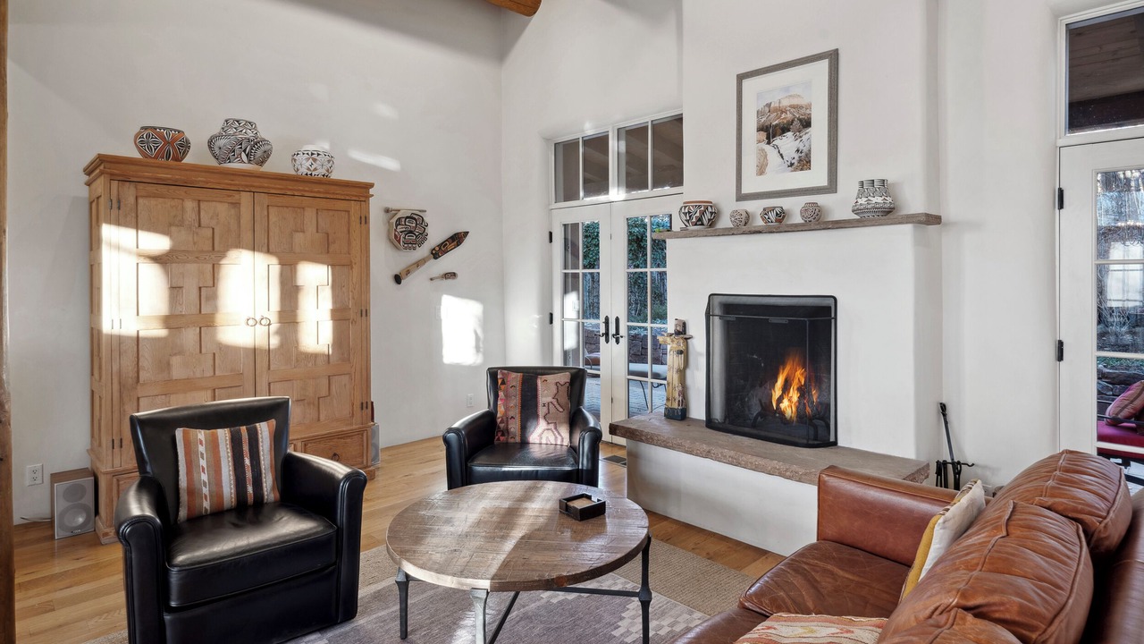 Photo of Livingroom in Historic Eastside