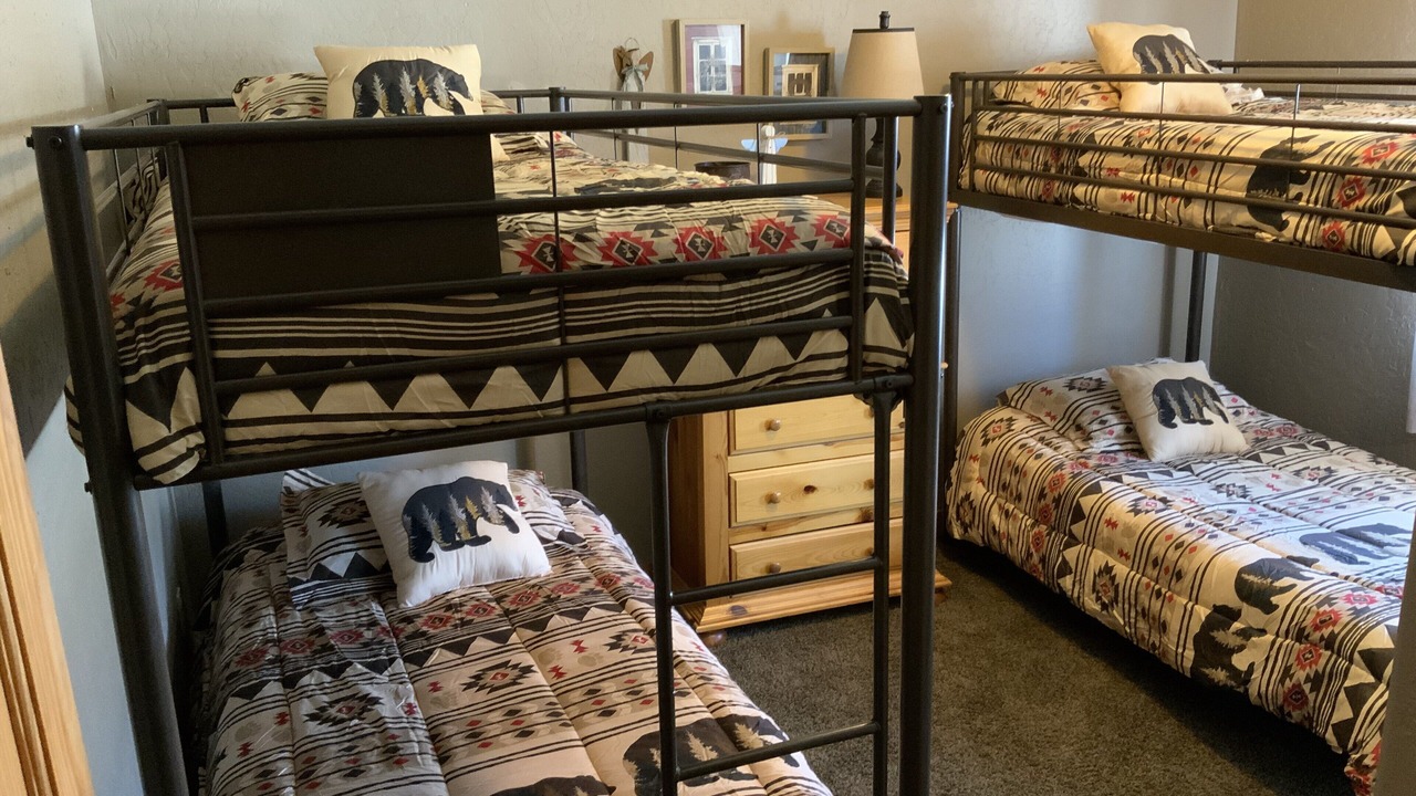 Photo of Bedroom in Eagle Nest