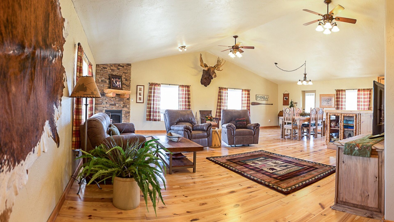 Photo of Livingroom in Eagle Nest