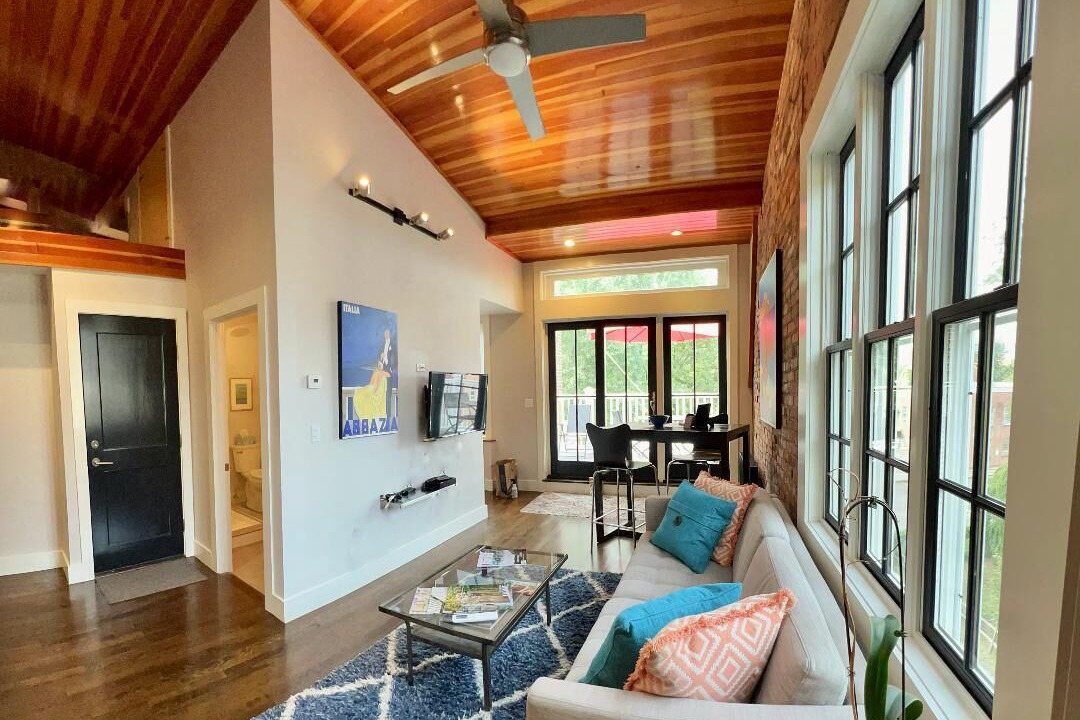 Photo of Livingroom in Downtown