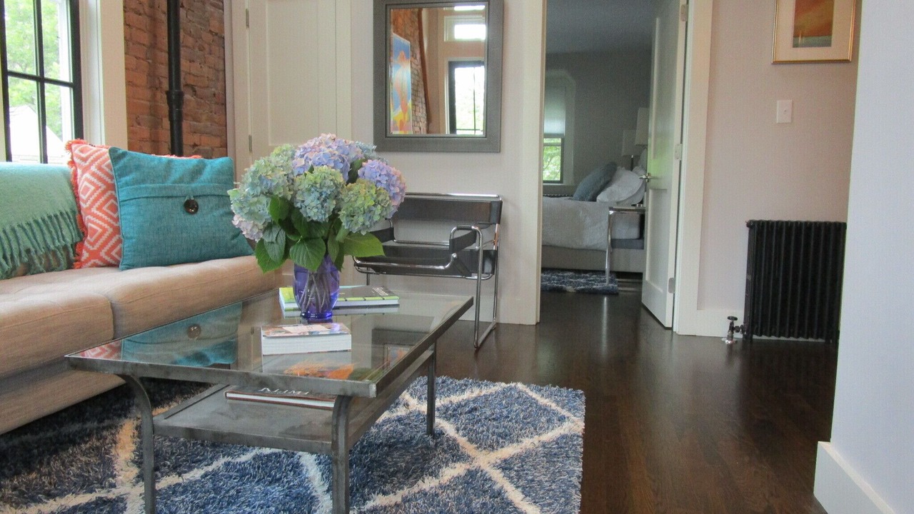 Photo of Livingroom in Downtown