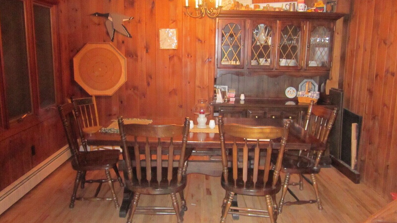Photo of Livingroom in Town of Clifton
