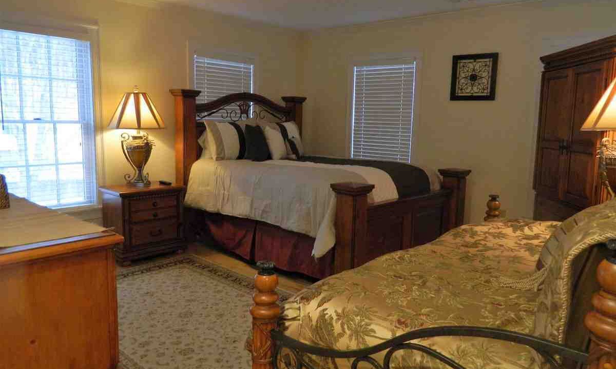 Photo of Bedroom in Stowe Village Historic District