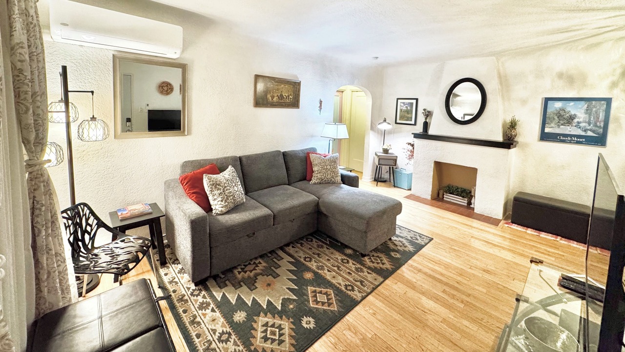Photo of Livingroom in Nob Hill