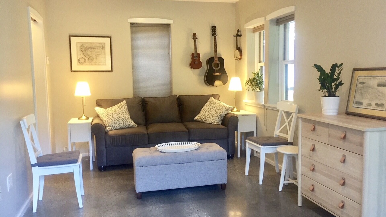 Photo of Livingroom in Adamsville