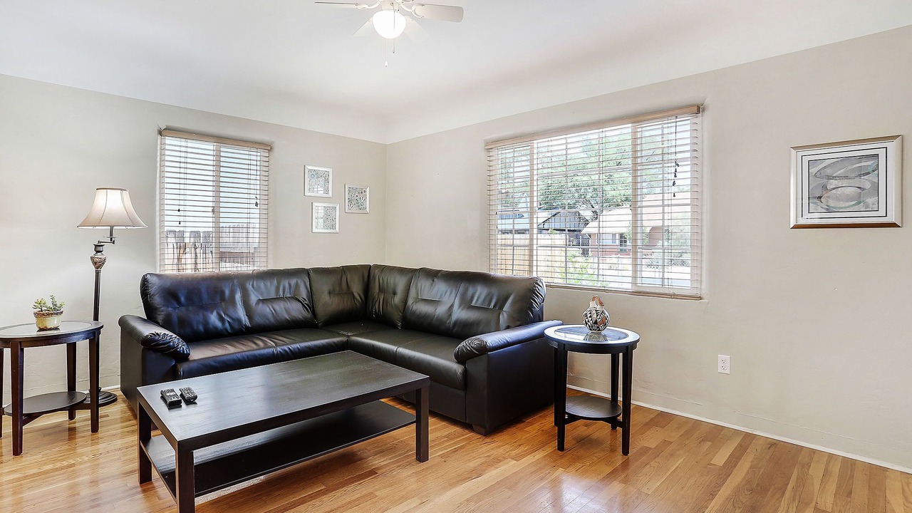 Photo of Livingroom in Raynolds Addition