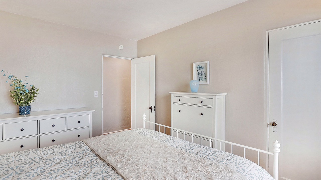 Photo of Bedroom in Raynolds Addition