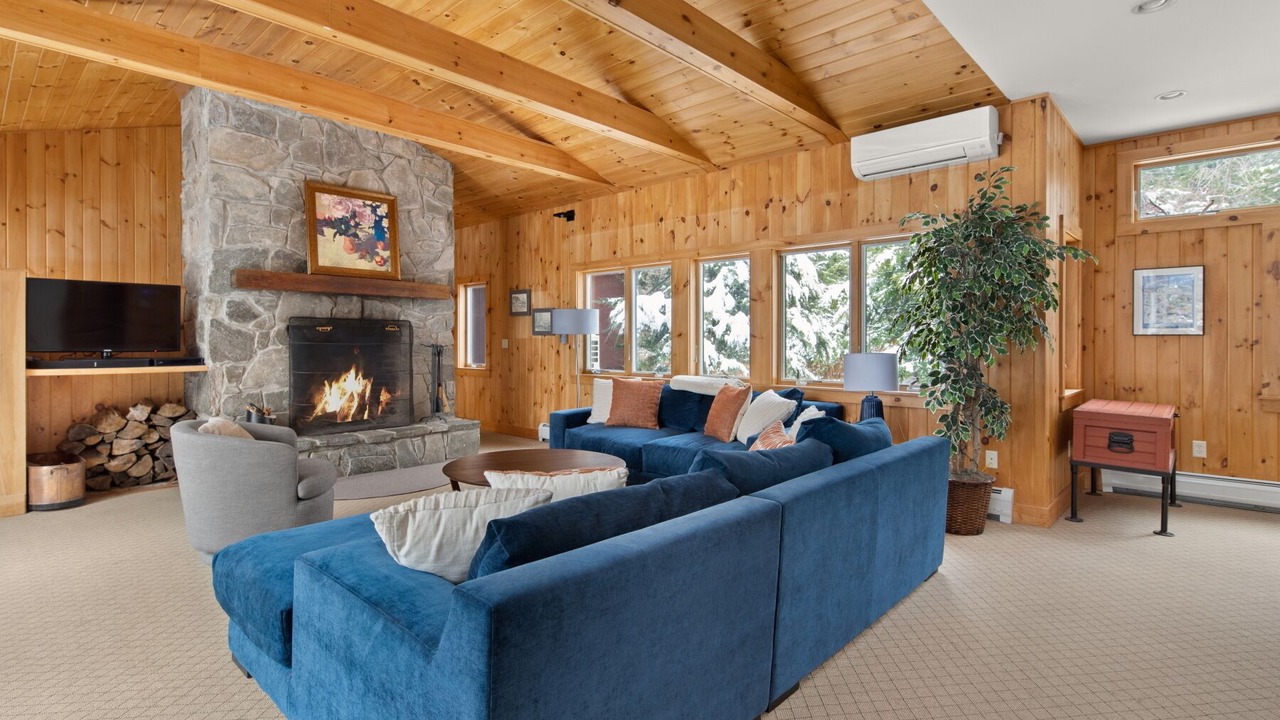 Photo of Livingroom in Stowe Area