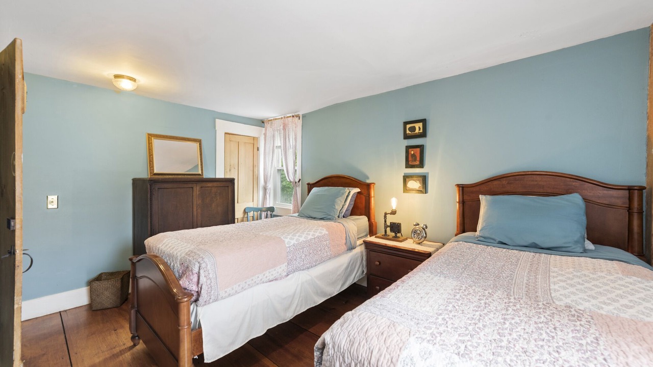 Photo of Bedroom in Warren