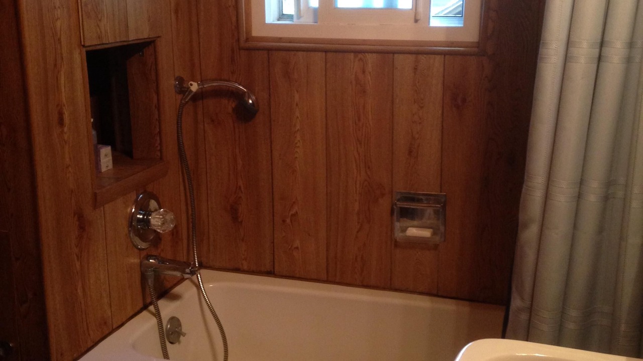 Photo of Bathroom in Pigeon