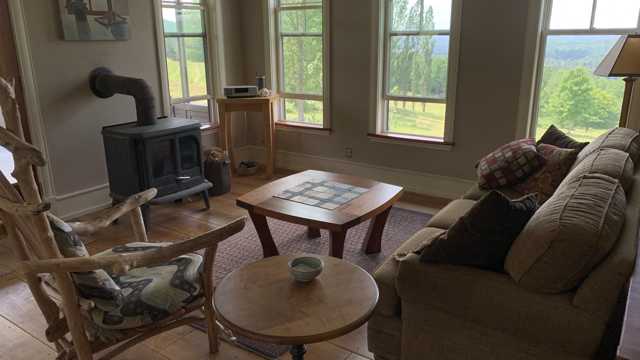 Photo of Livingroom in Lyndon Center