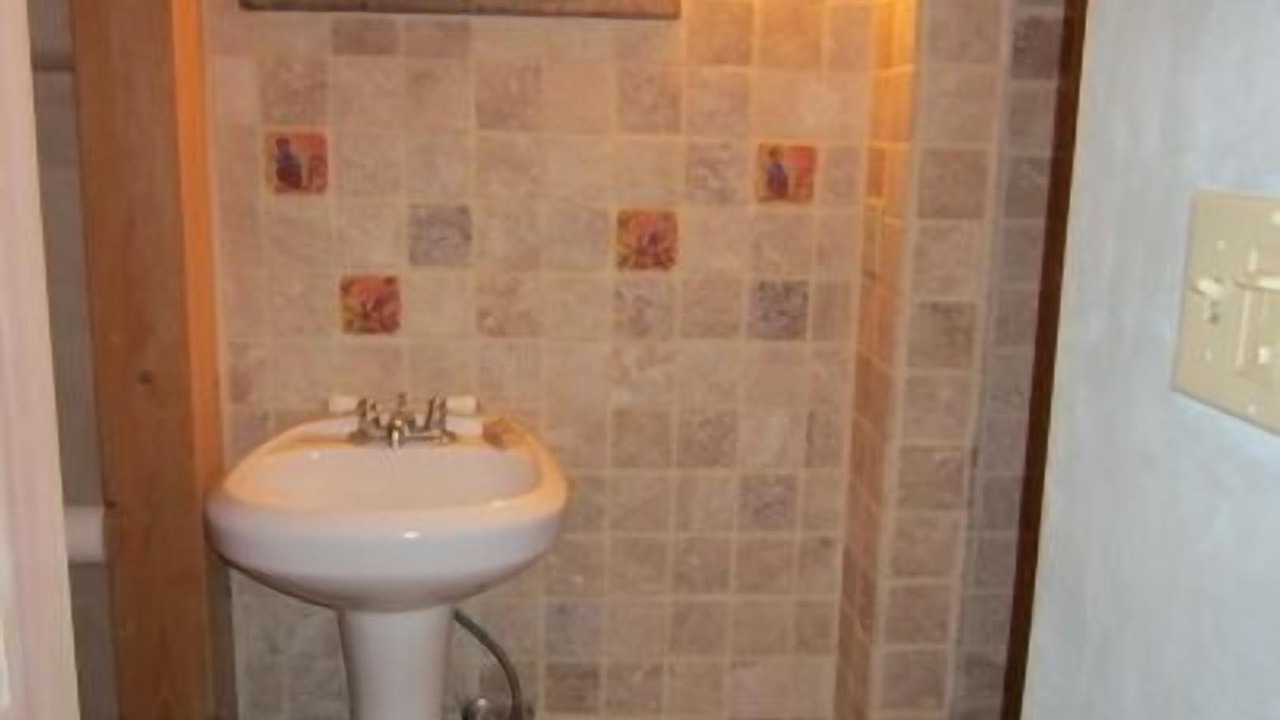 Photo of Bathroom in Canada de los Alamos