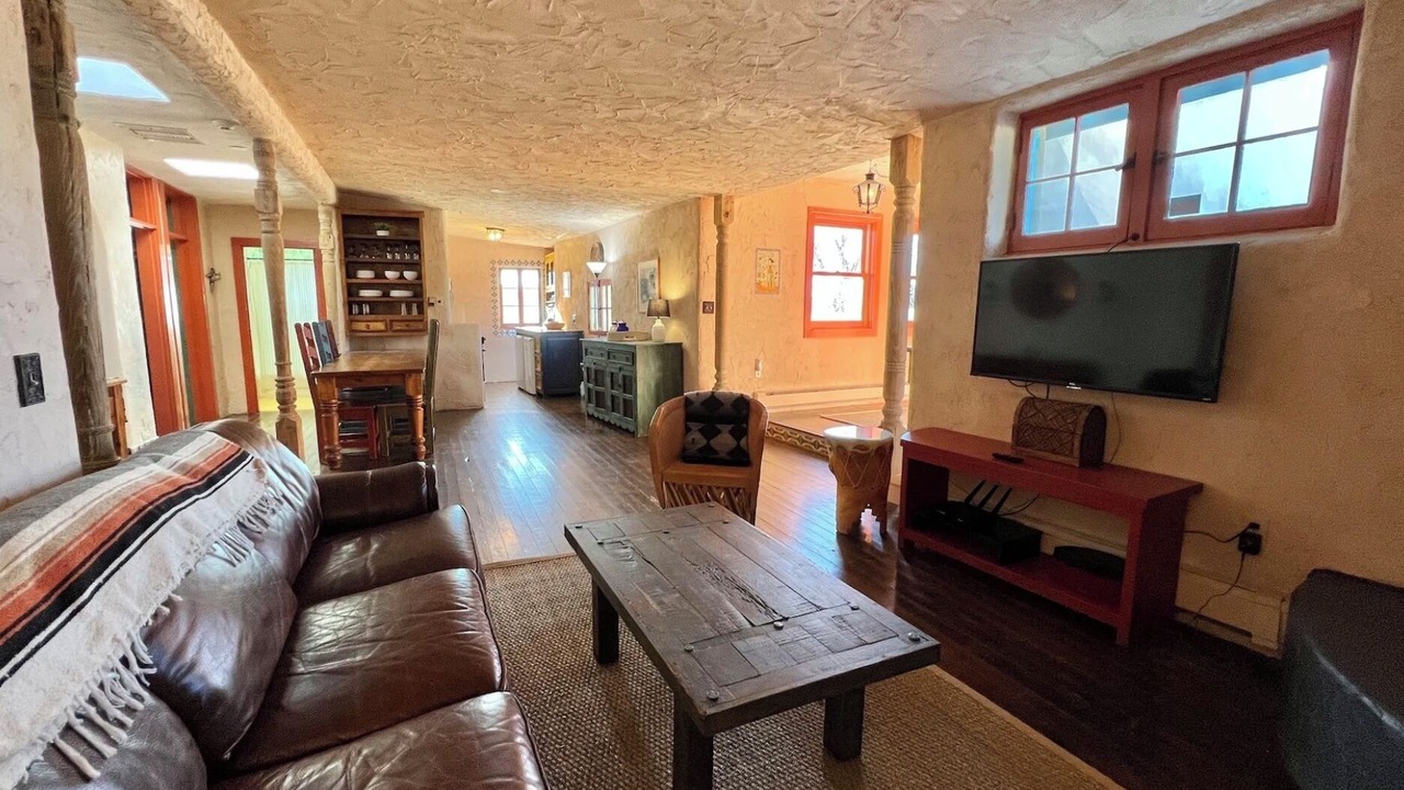 Photo of Livingroom in Taos