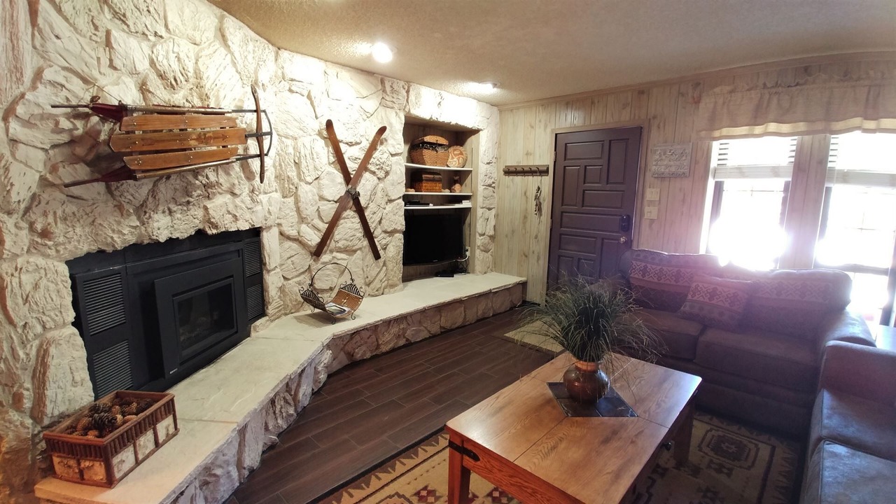 Photo of Livingroom in Red River
