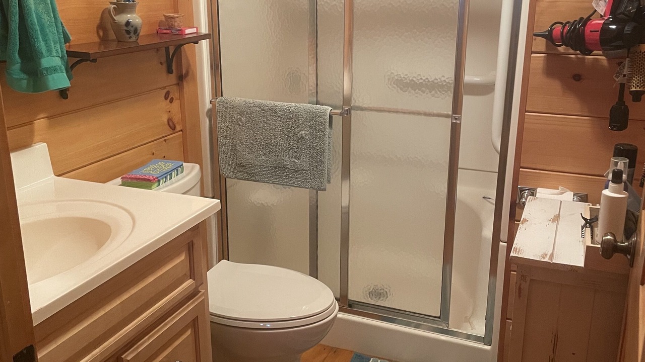 Photo of Bathroom in Rindge