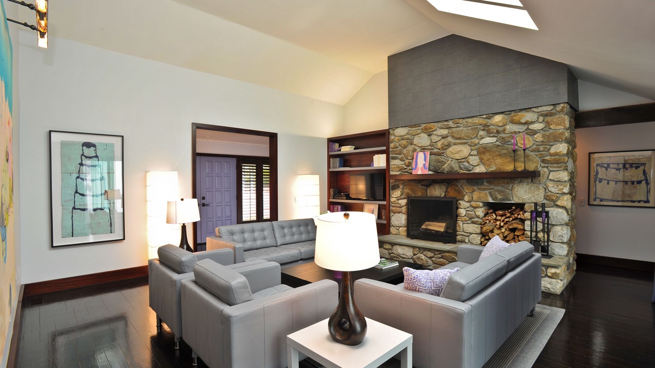 Photo of Bedroom in Roxbury