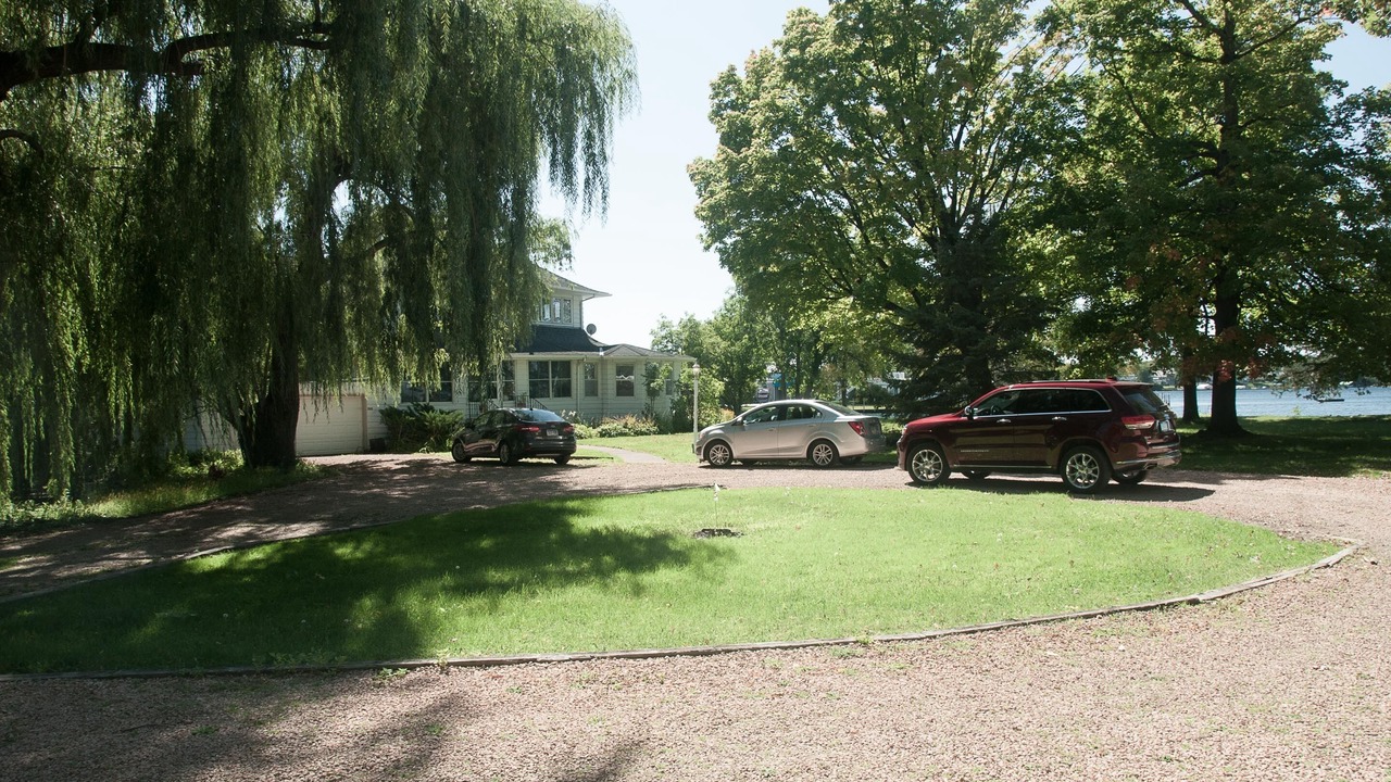 Photo of Outdoor in Deephaven