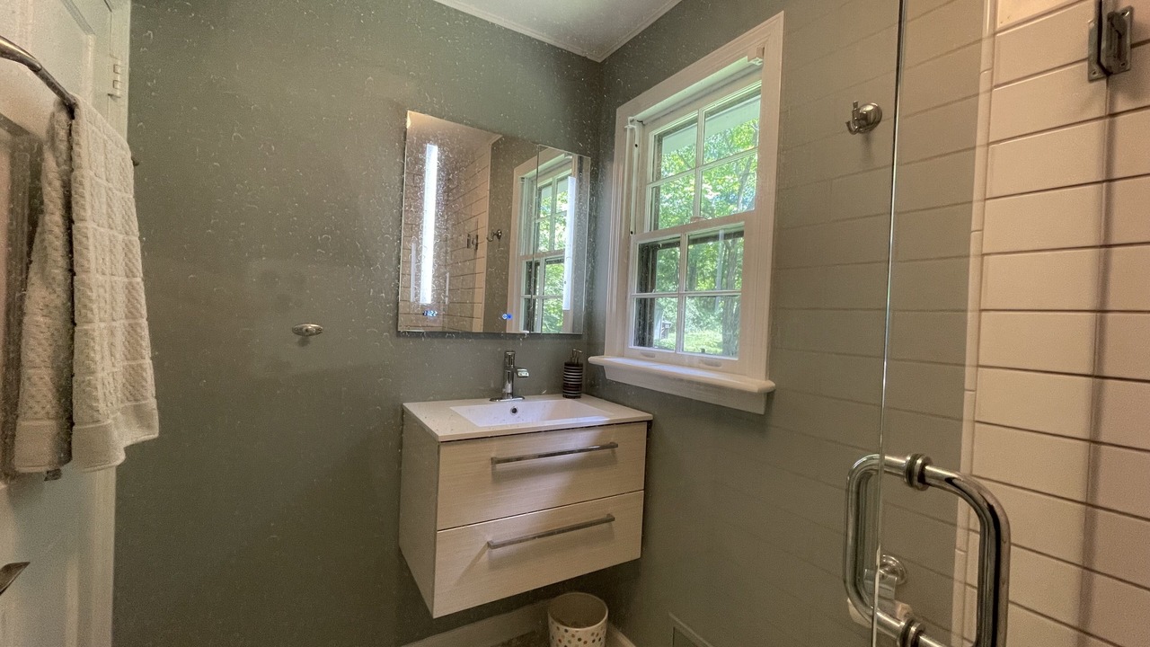Photo of Bathroom in Marble Dale
