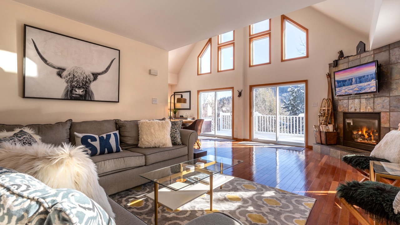 Photo of Livingroom in Bridgewater Corners