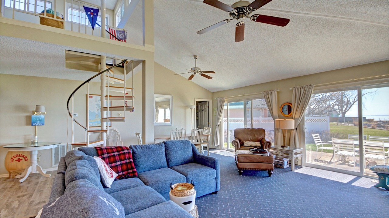Photo of Livingroom in Port Clinton
