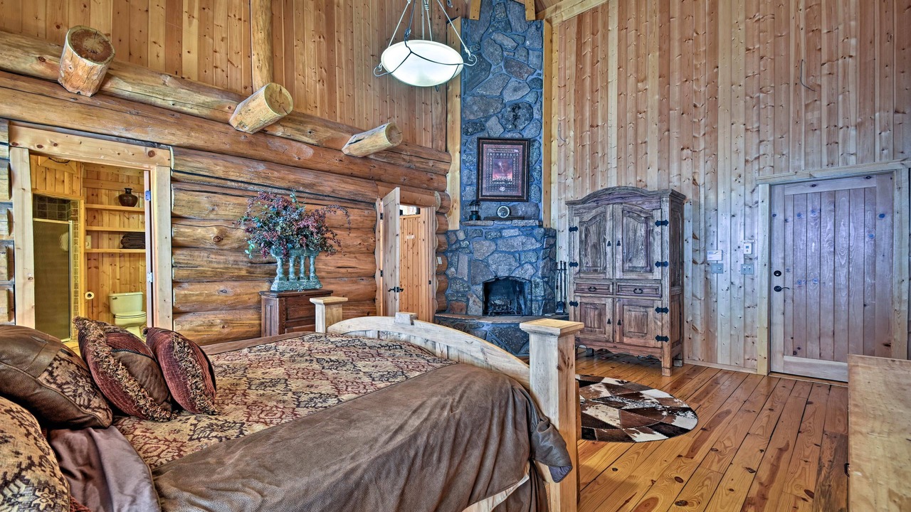 Photo of Livingroom in Angel Fire