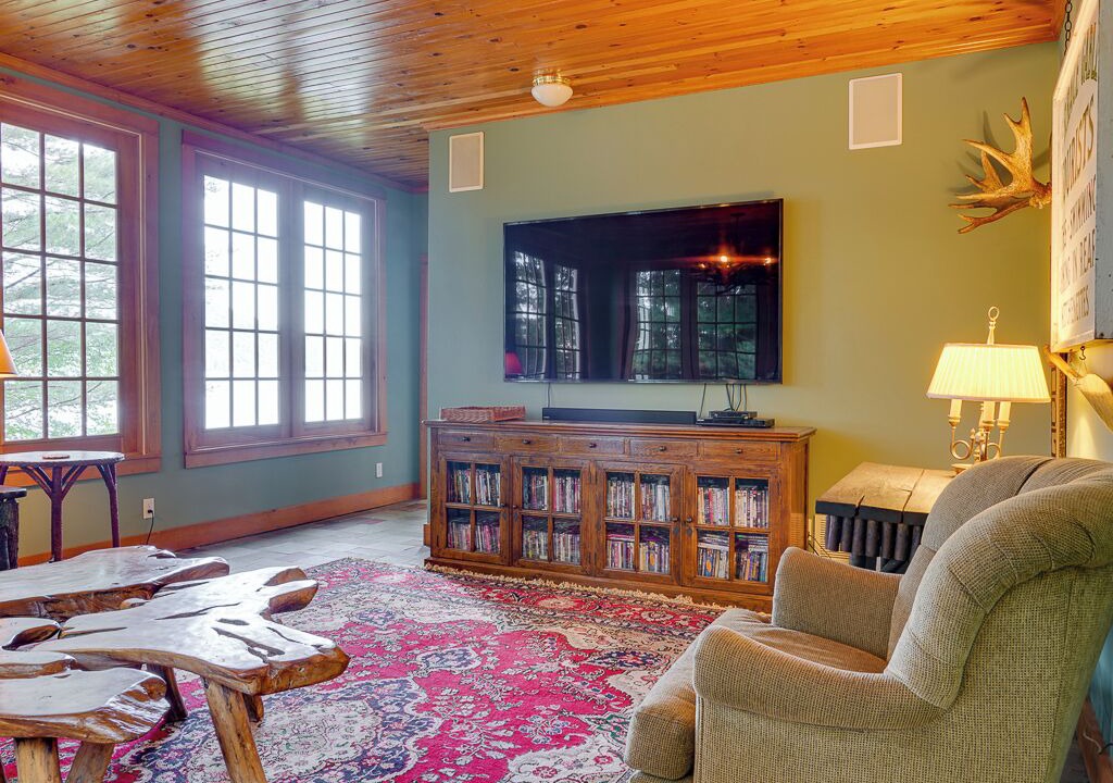 Photo of Livingroom in Town of Piercefield