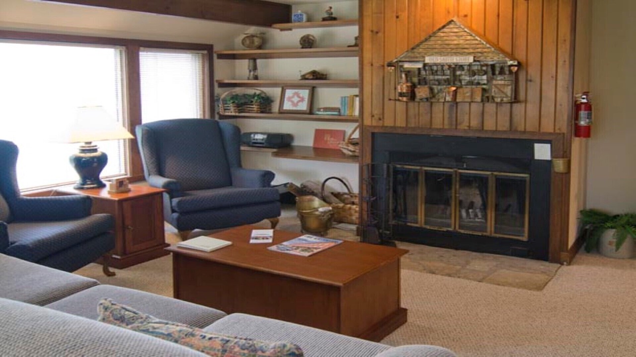 Photo of Livingroom in The Galena Territory
