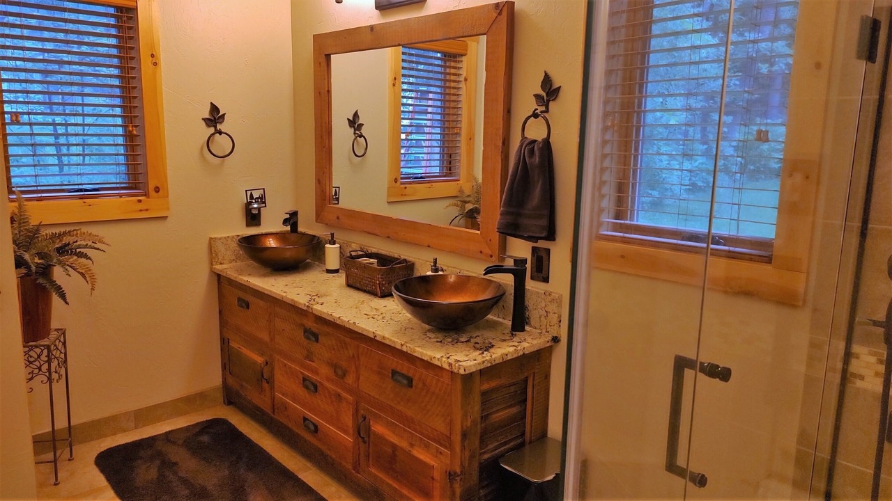 Photo of Bathroom in Luck