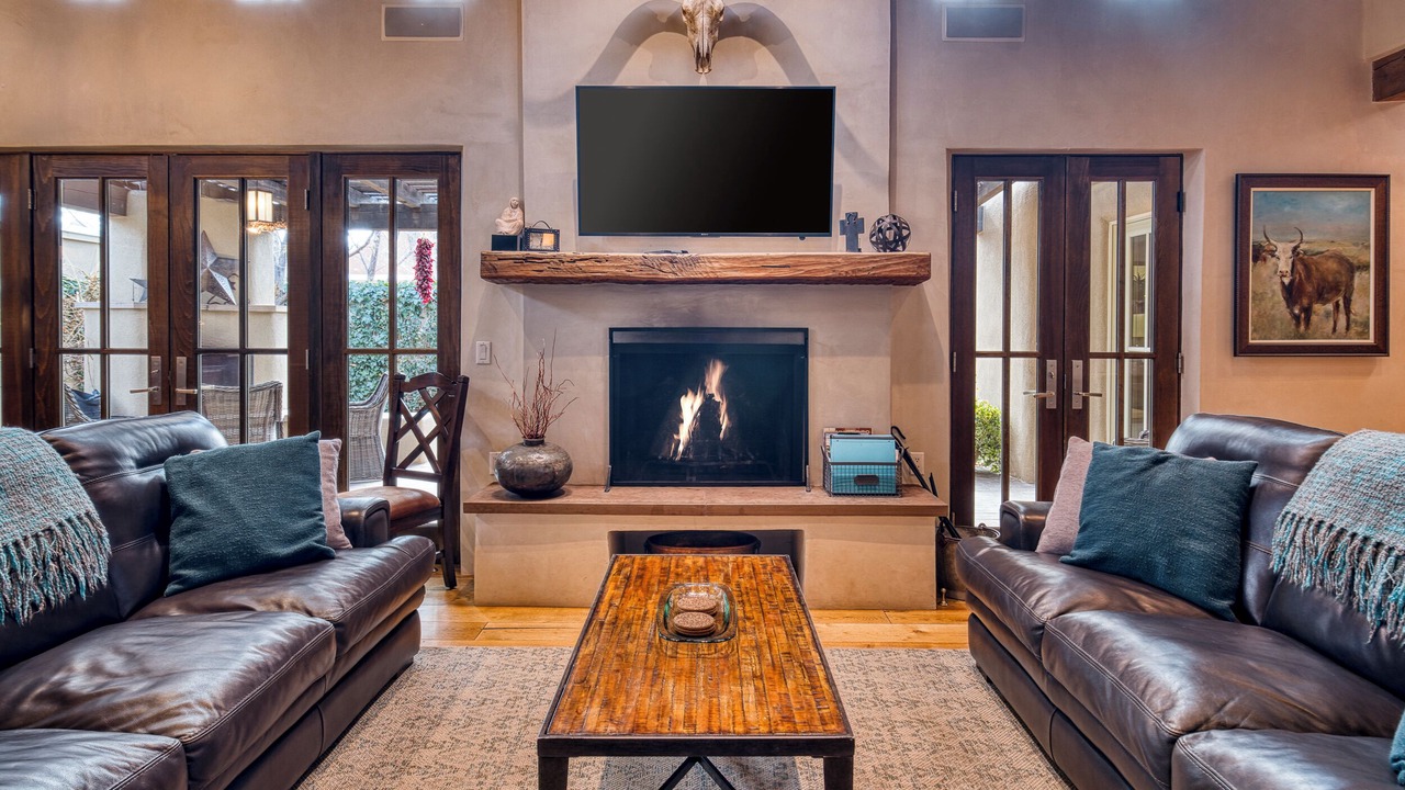 Photo of Livingroom in Historic Eastside