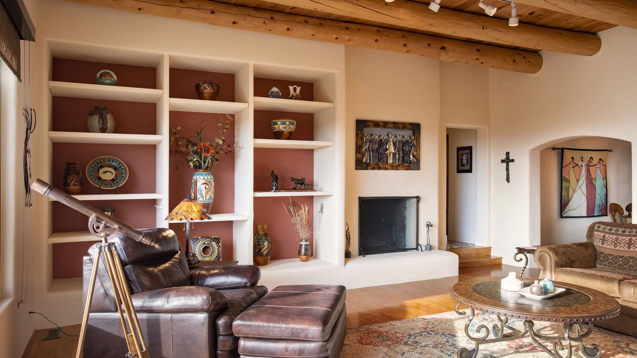 Photo of Livingroom in Northeast Santa Fe