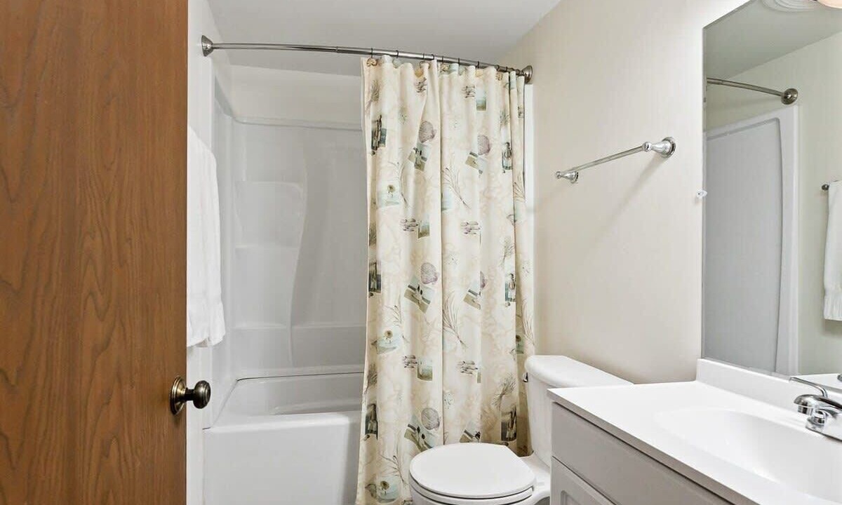 Photo of Bathroom in Kendall