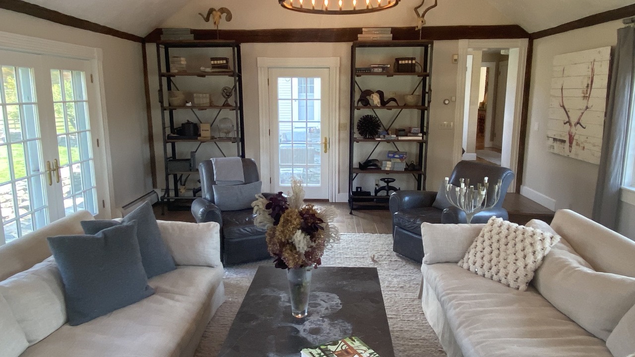 Photo of Livingroom in Weston